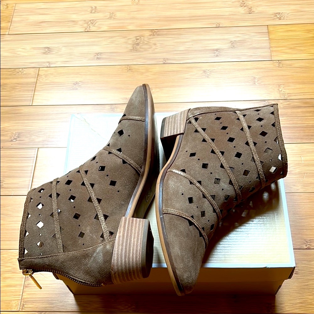 Michael Kors suede booties - Picture 4 of 8